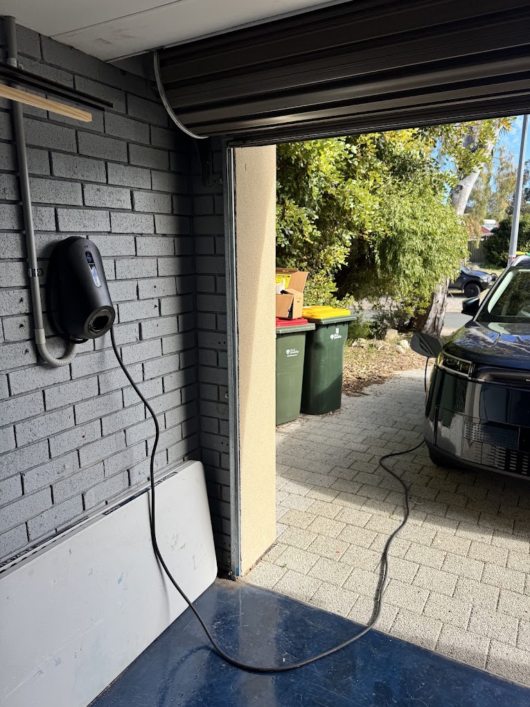 Zappi GLO, grey brick garage