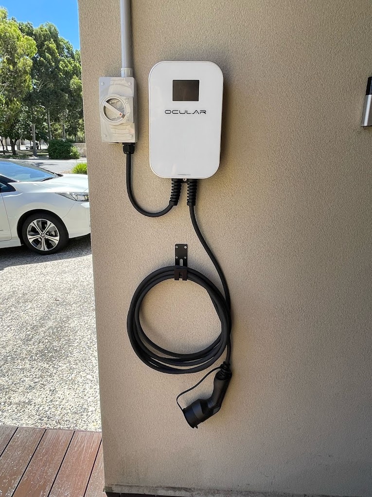 Ocular charger with cable holster