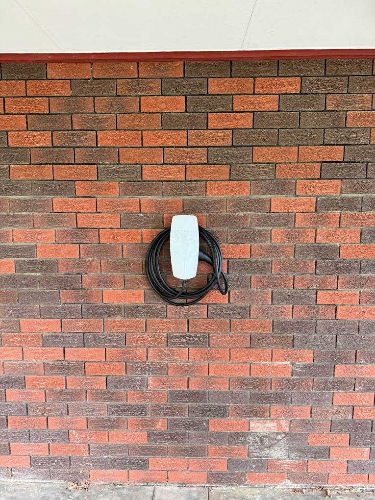 Tesla Wall Connector, brick wall