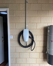 Tesla-style connector — cream brick